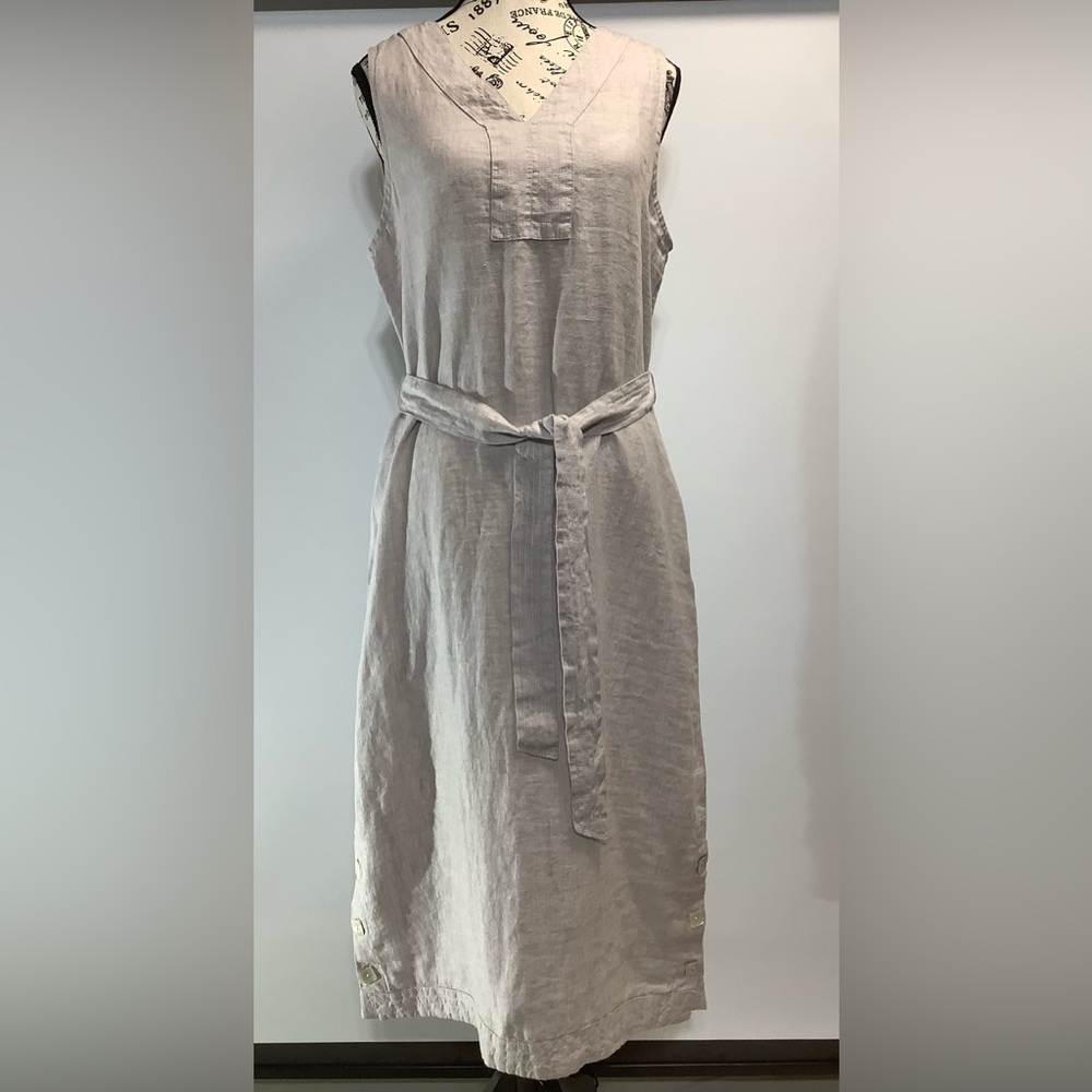 TAHARI linen dress NWT size medium sleeveless.